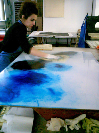 Nuvola da Viaggio. A Slice of Sky, Mascia Manunza durante la fase di stampa in atelier Atelier A14.