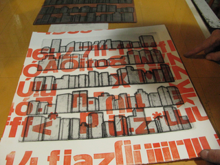 Oficinas de creatividade, Tipografia monotype. Supporti polimeri e scotch di metallo. Come lavorare e stampare a più livelli sovrapposti.