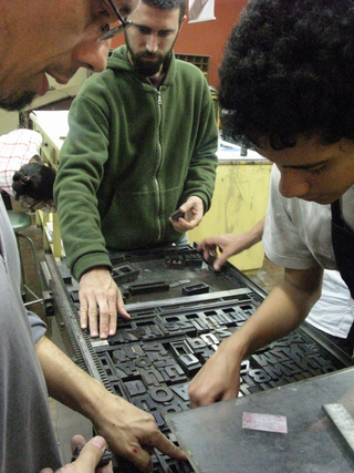 Oficinas de creatividade, Alcune fasi di composizione.