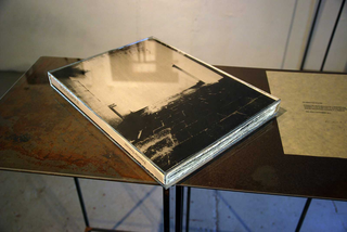 La dimensione nascosta, Ti aspetto fuori. Libro d'artista.